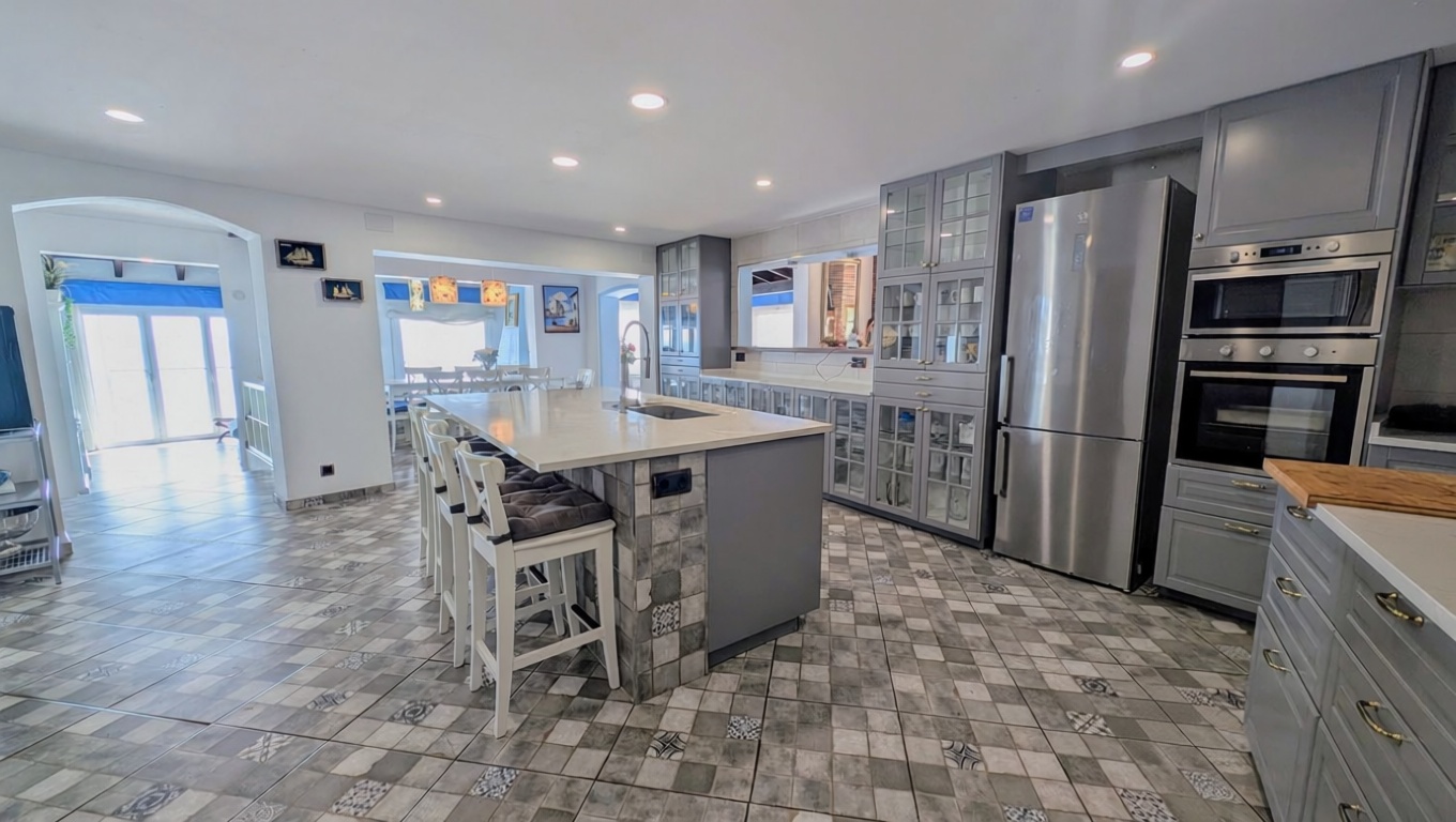 Chalet à vendre avec accès direct à la plage à Lloret de Mar — Cuisine
