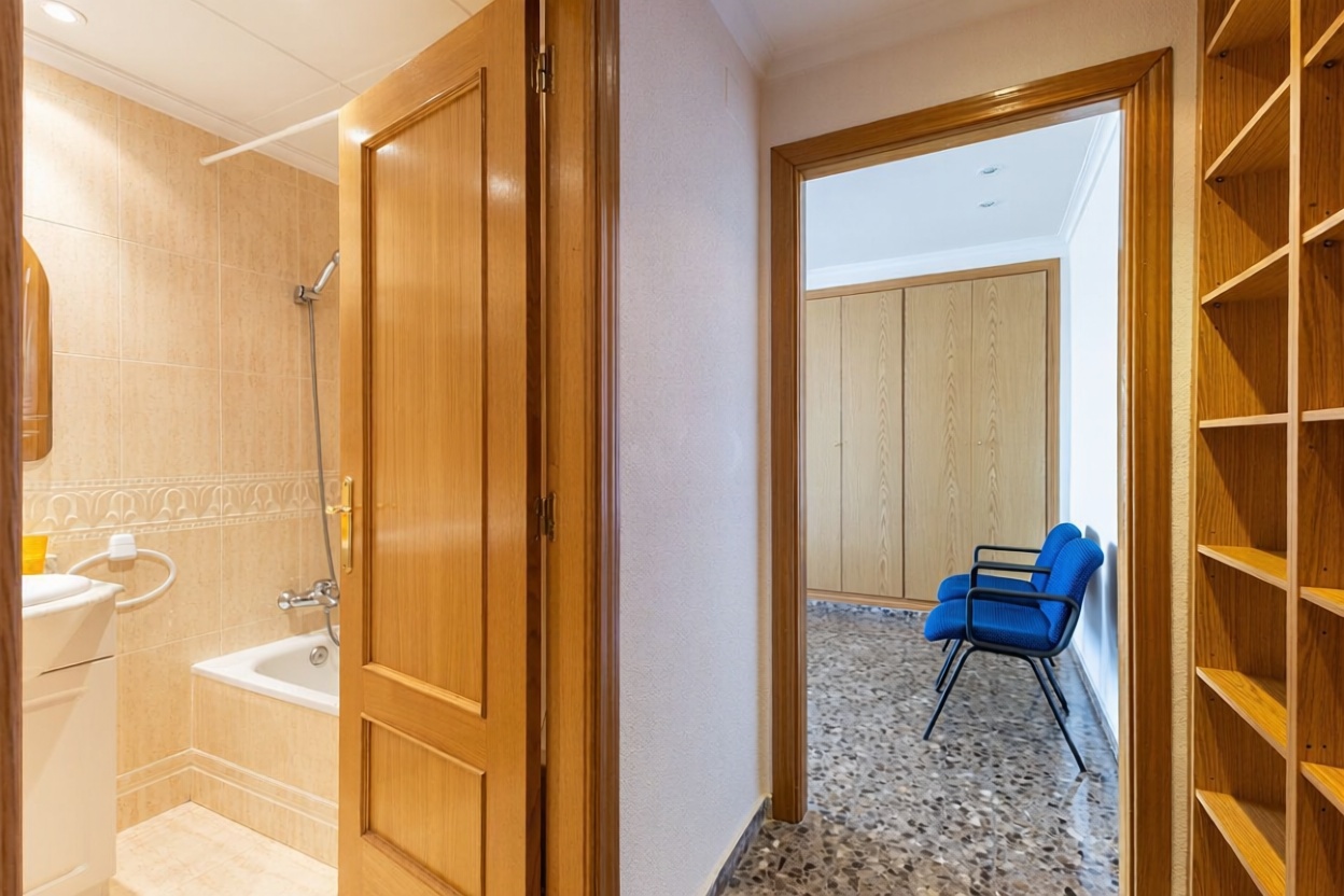 Wohnung in erste Strandlinie in Cullera — Bad