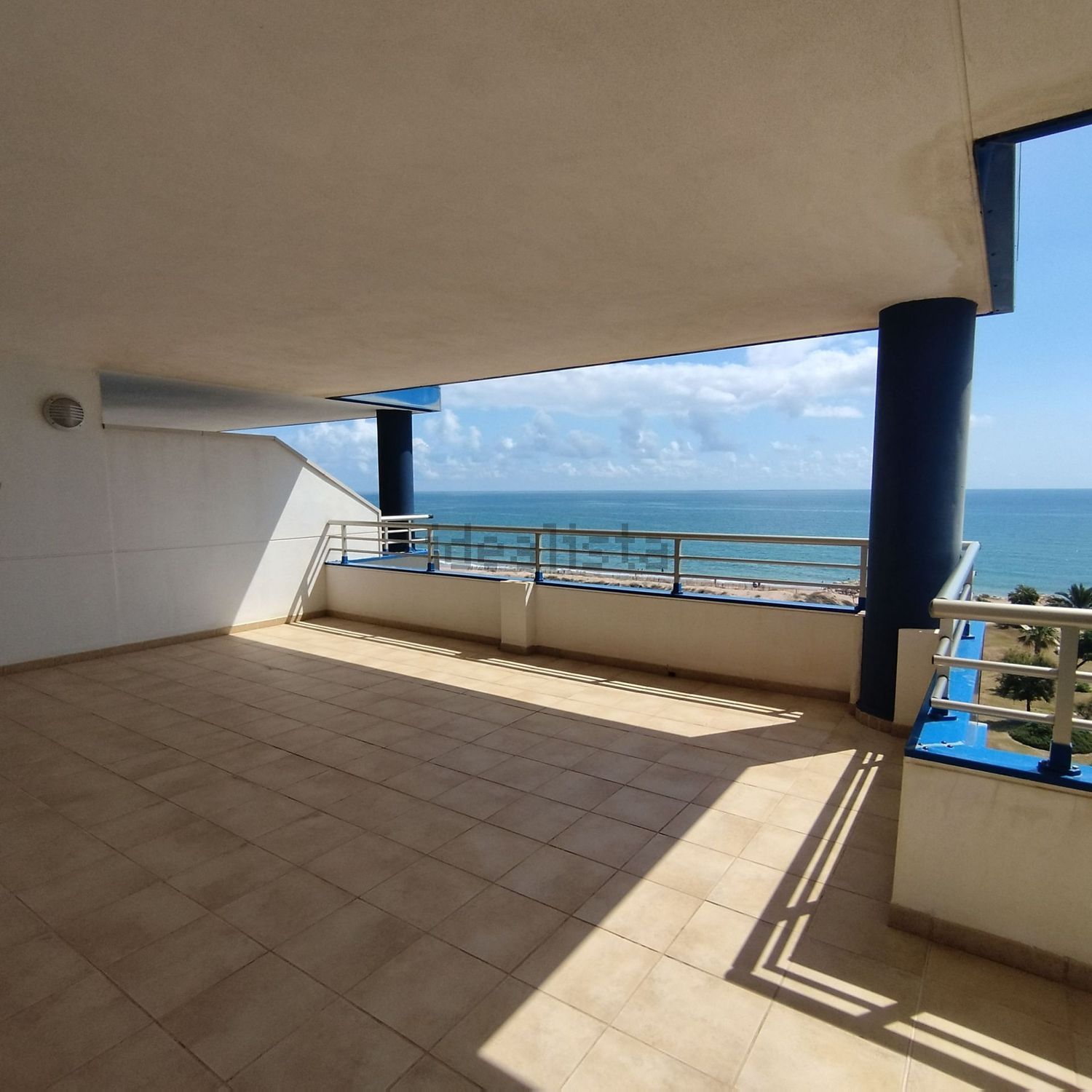 Piso en venta en primera línea de playa en València