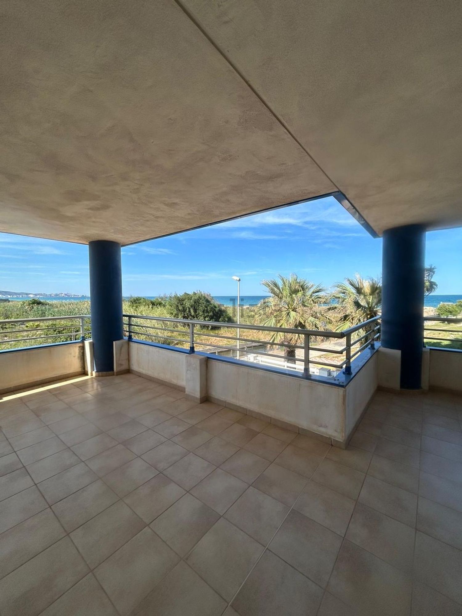 Piso en venta en primera línea de playa en Tavernes de la Valldigna