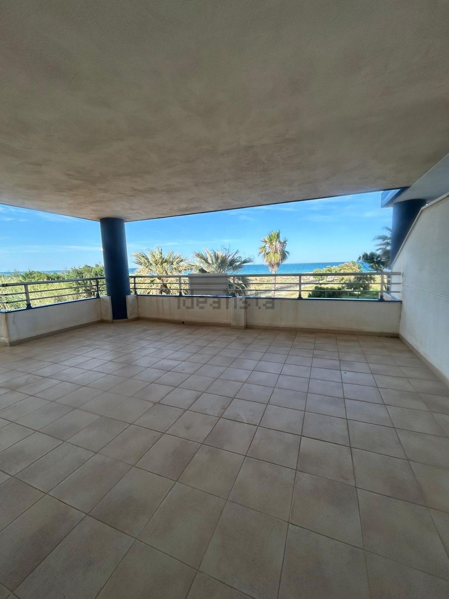 Flat for sale frontline beach in Tavernes de la Valldigna