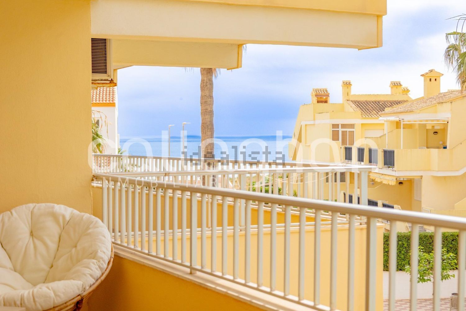 Piso en venta en primera línea de playa en Xeraco
