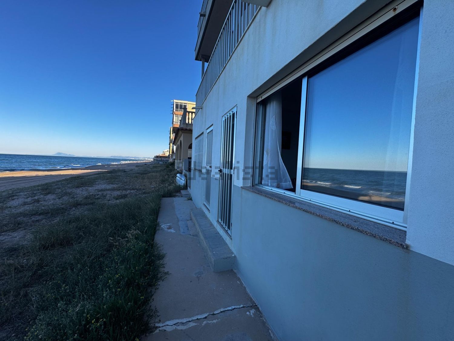 Wohnung zum Verkauf in direkter Strandlage in Tavernes de la Valldigna