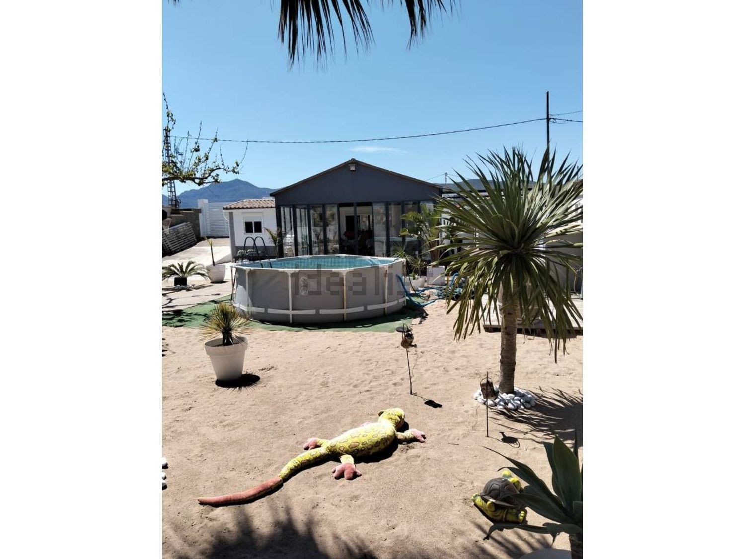 Finca en venta con acceso directo a la playa en Tavernes de la Valldigna
