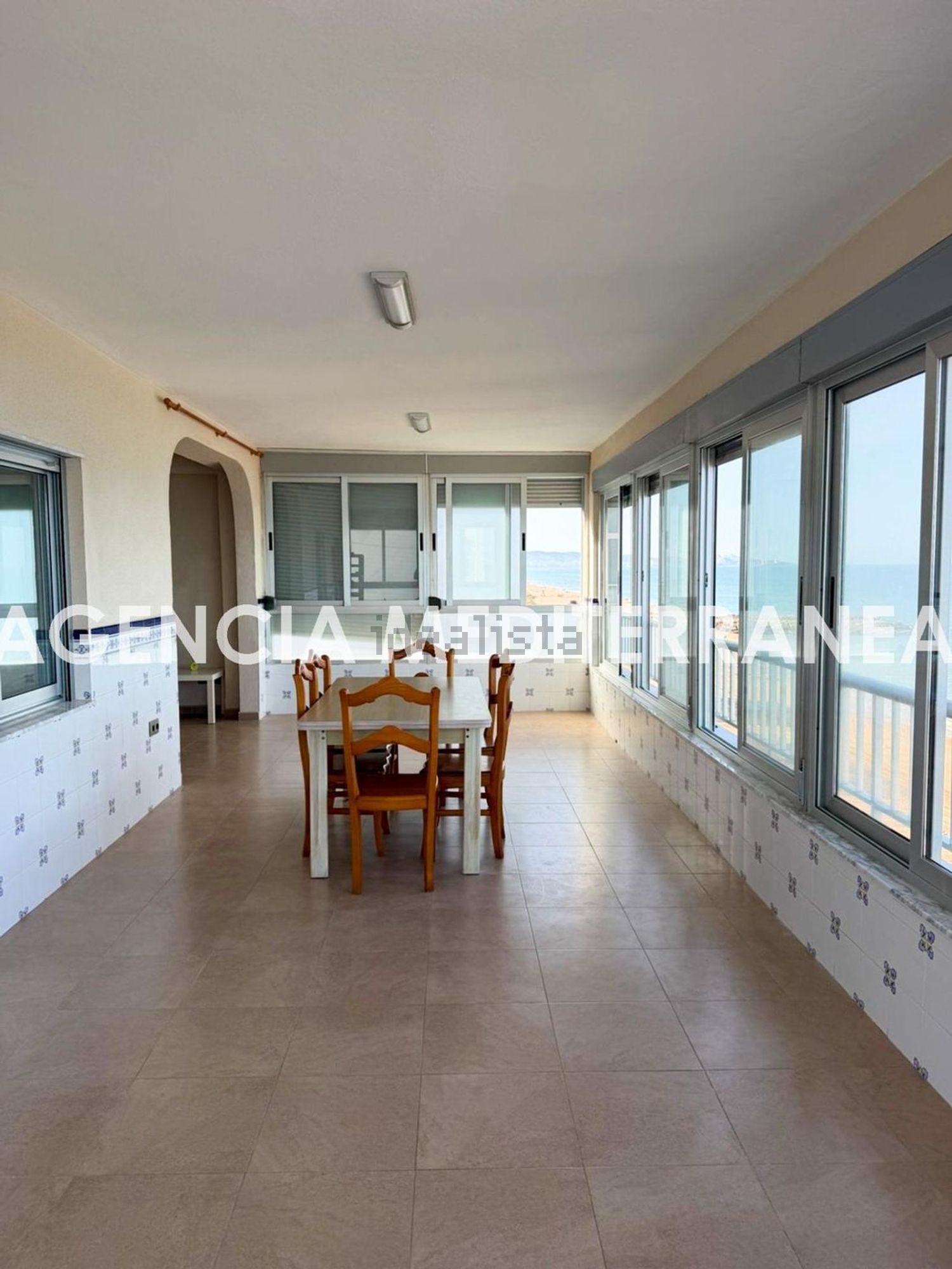 Wohnung zum Verkauf in direkter Strandlage in Tavernes de la Valldigna