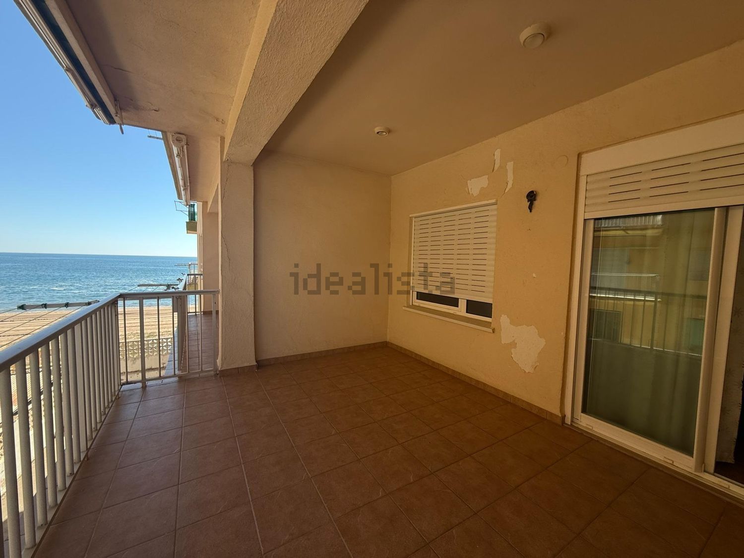 Piso en venta en primera línea de playa en Tavernes de la Valldigna
