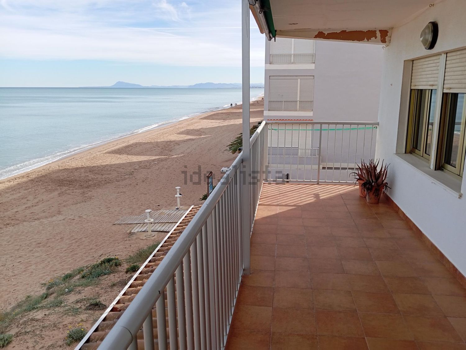 Flat for sale frontline beach in Tavernes de la Valldigna