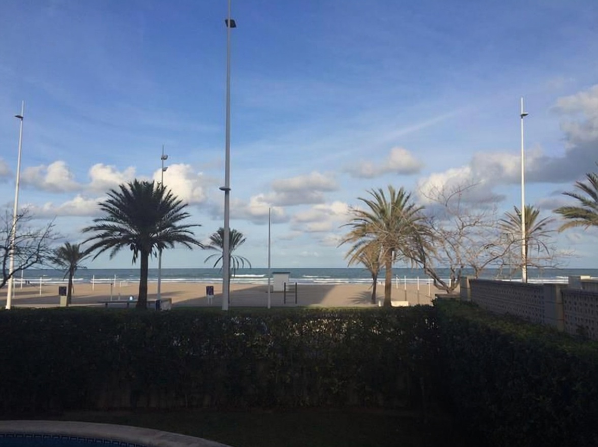 Wohnung in erste Strandlinie in Gandia — Meerblick