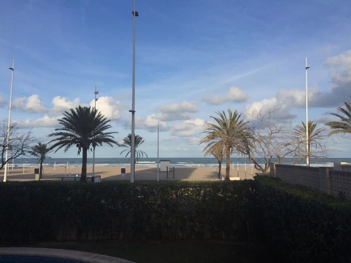 Apartamento em primeira linha de praia em Gandia — Vista mar