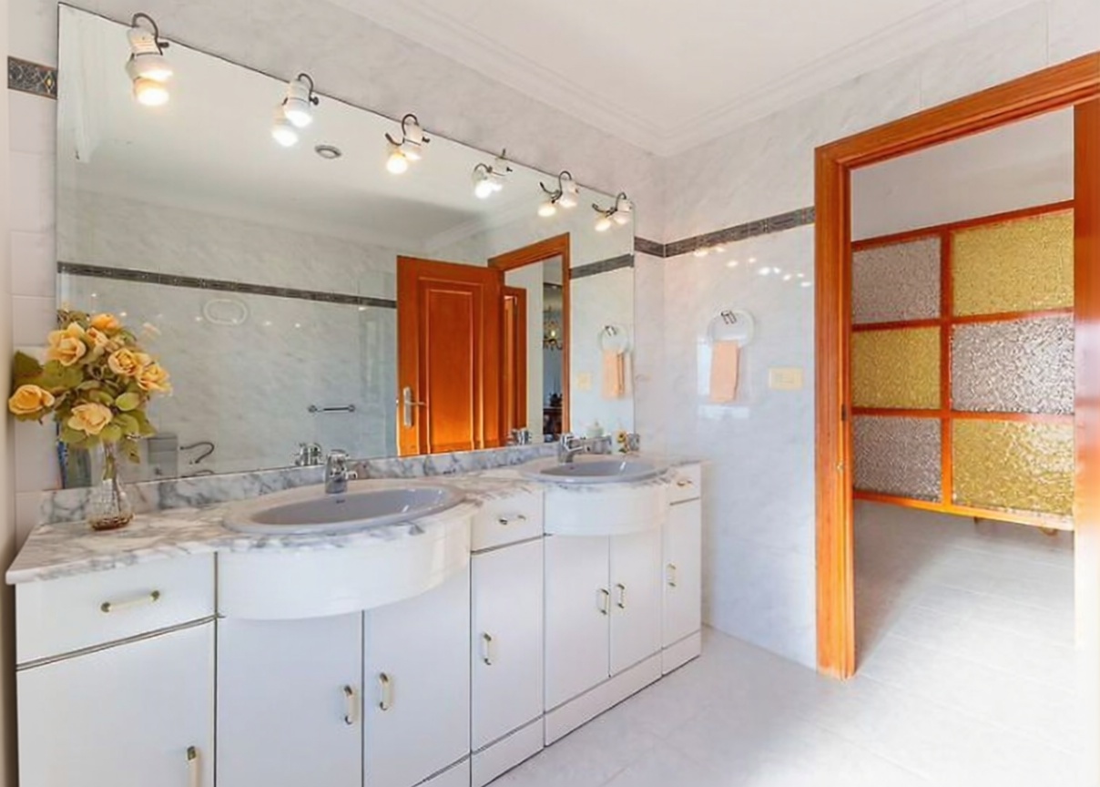 Apartamento em primeira linha de praia em Gandia — Casa banho