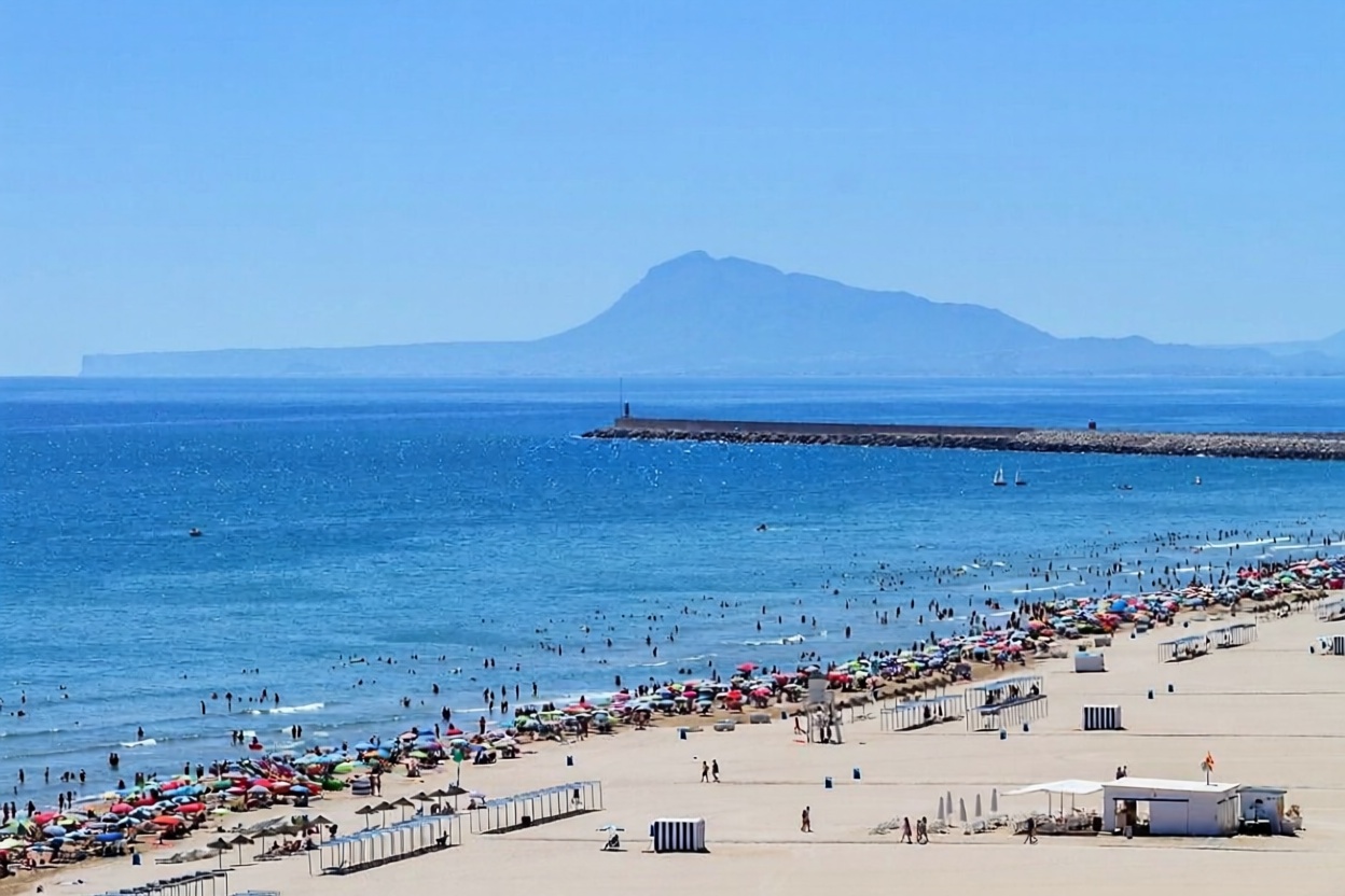 Duplex em primeira linha de praia em Gandia — Vista mar