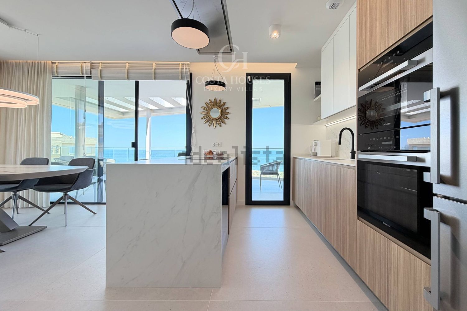 Dúplex en venta en Calle Mar Càspia, 38
