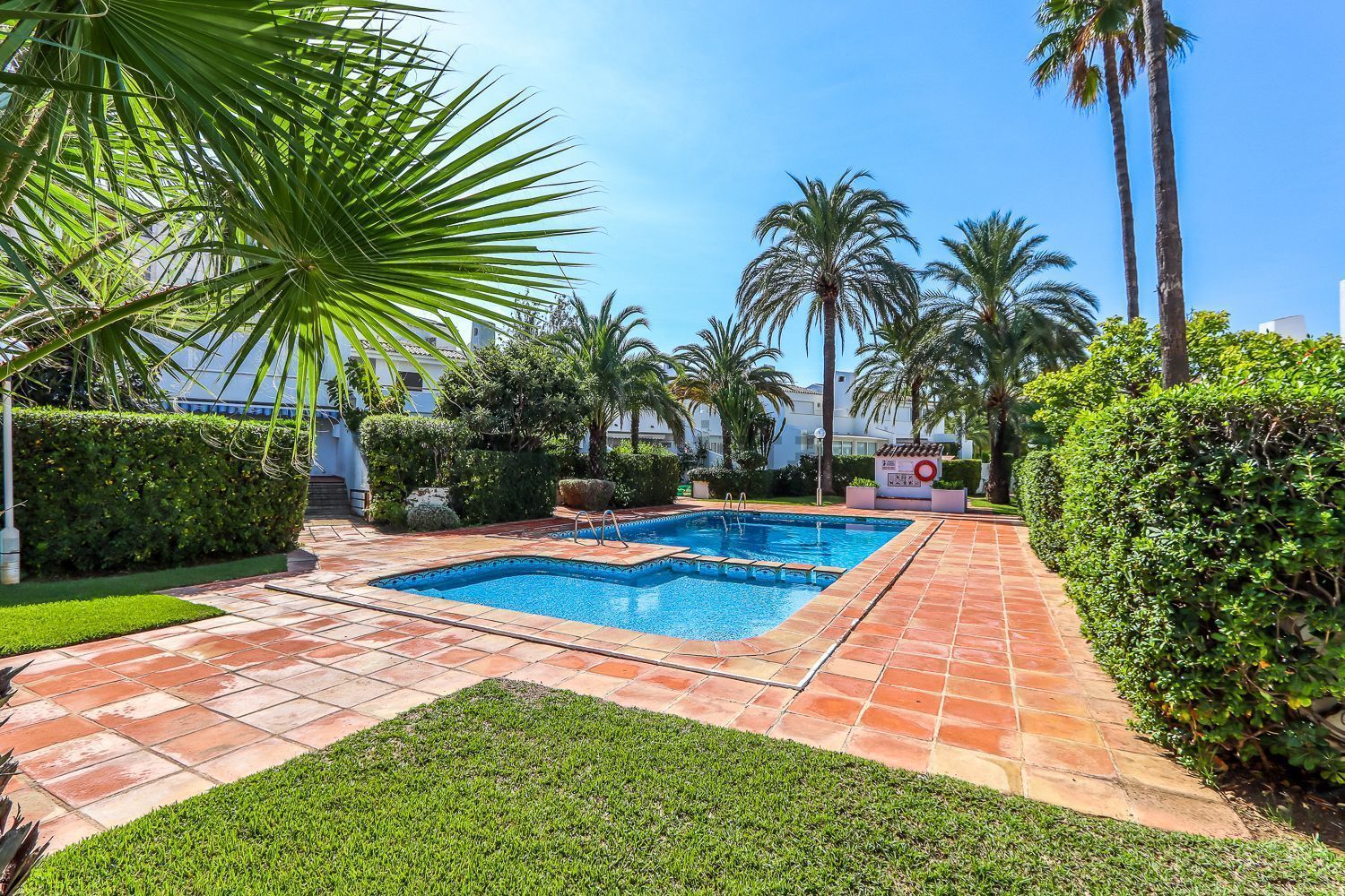 Chalet adosado en venta en Les Bassetes-El Marjal