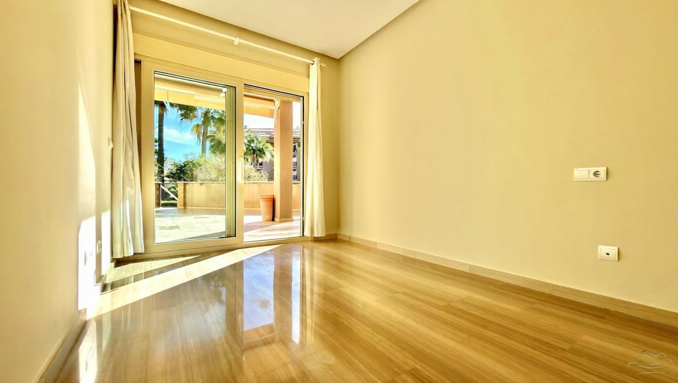 Piso en primera línea de playa en Jávea/Xàbia — Dormitorio