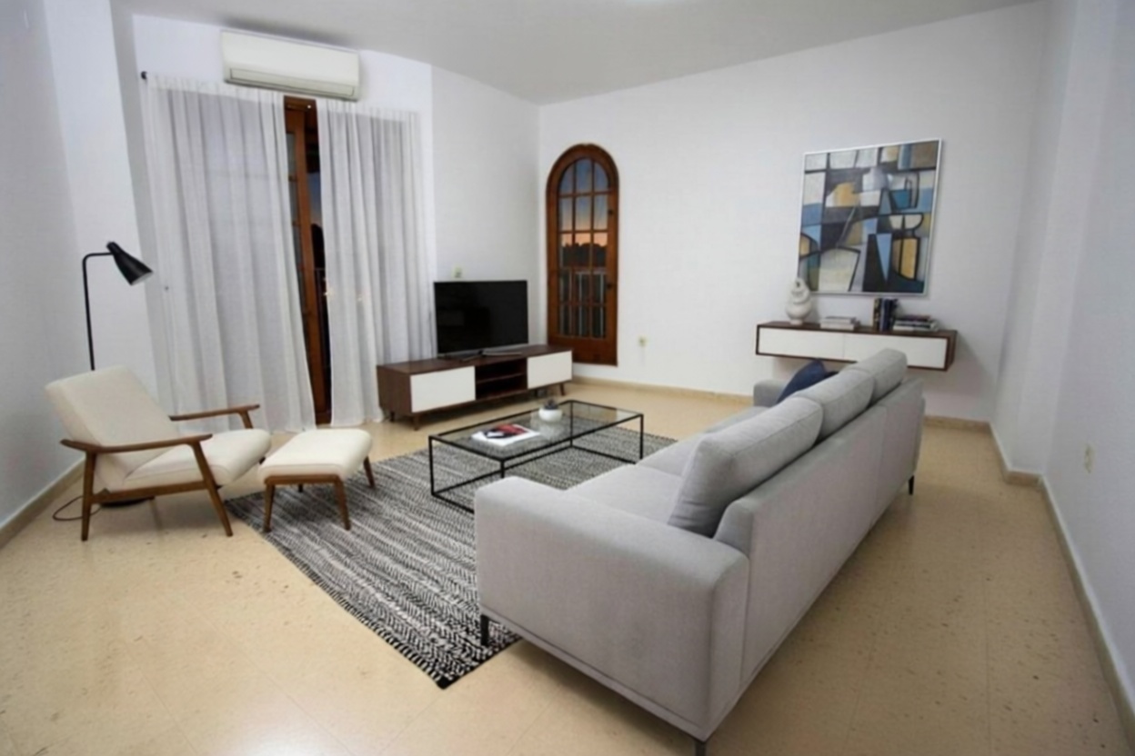 Apartamento em primeira linha de praia em Alboraya — Sala