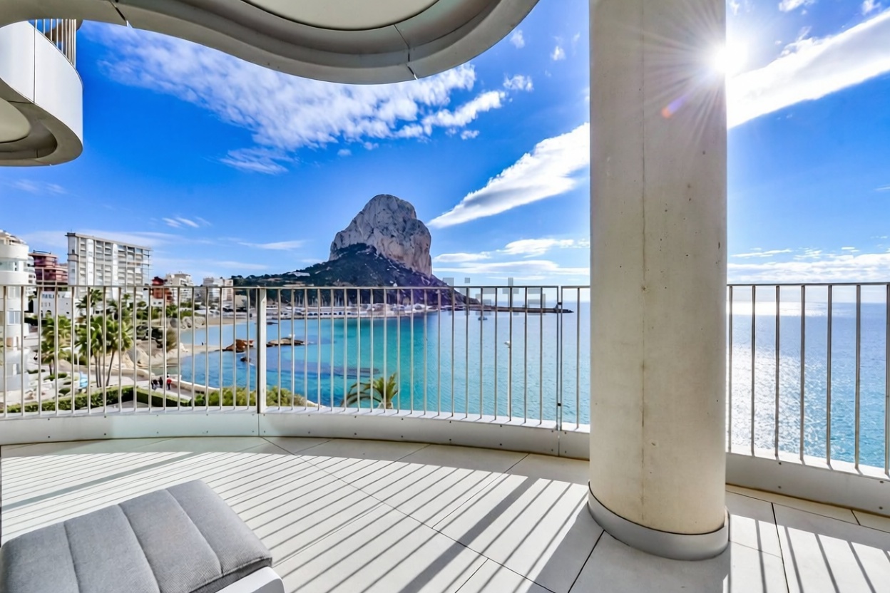 Квартира на продажу на первой линии пляжа в Calpe