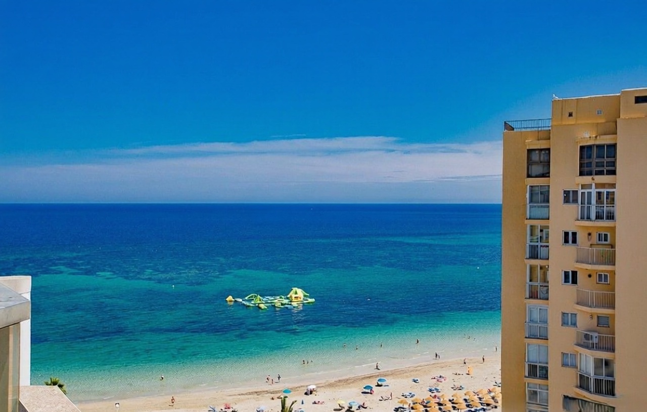 Dachgeschosswohnung zum Verkauf in erster Meereslinie in Calpe — Meerblick