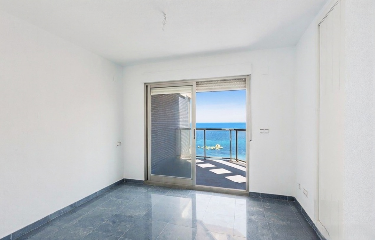 Dachgeschosswohnung zum Verkauf in erster Meereslinie in Calpe — Schlafzimmer