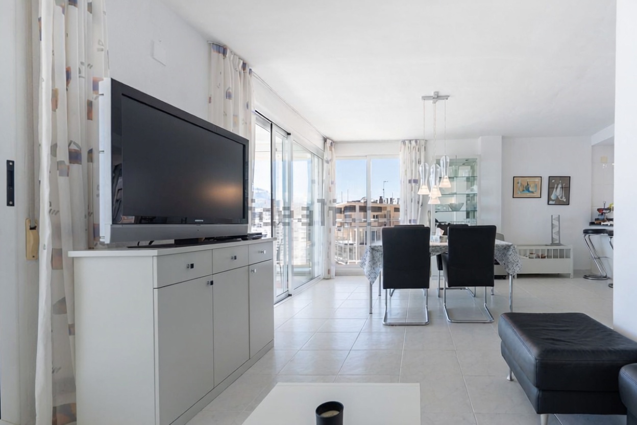 Flat for sale frontline beach in Calpe — Sea view