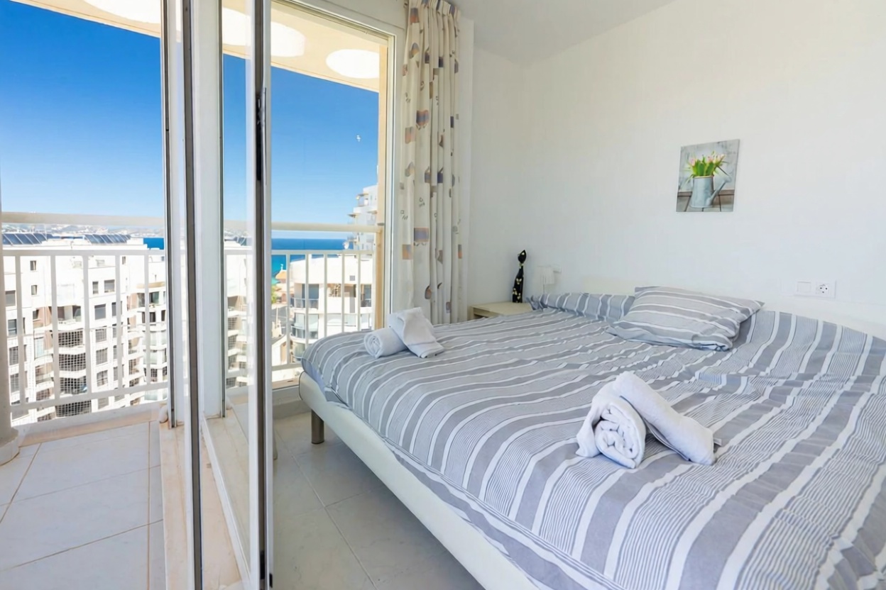Dachgeschosswohnung zum Verkauf in erster Meereslinie in Calpe — Schlafzimmer