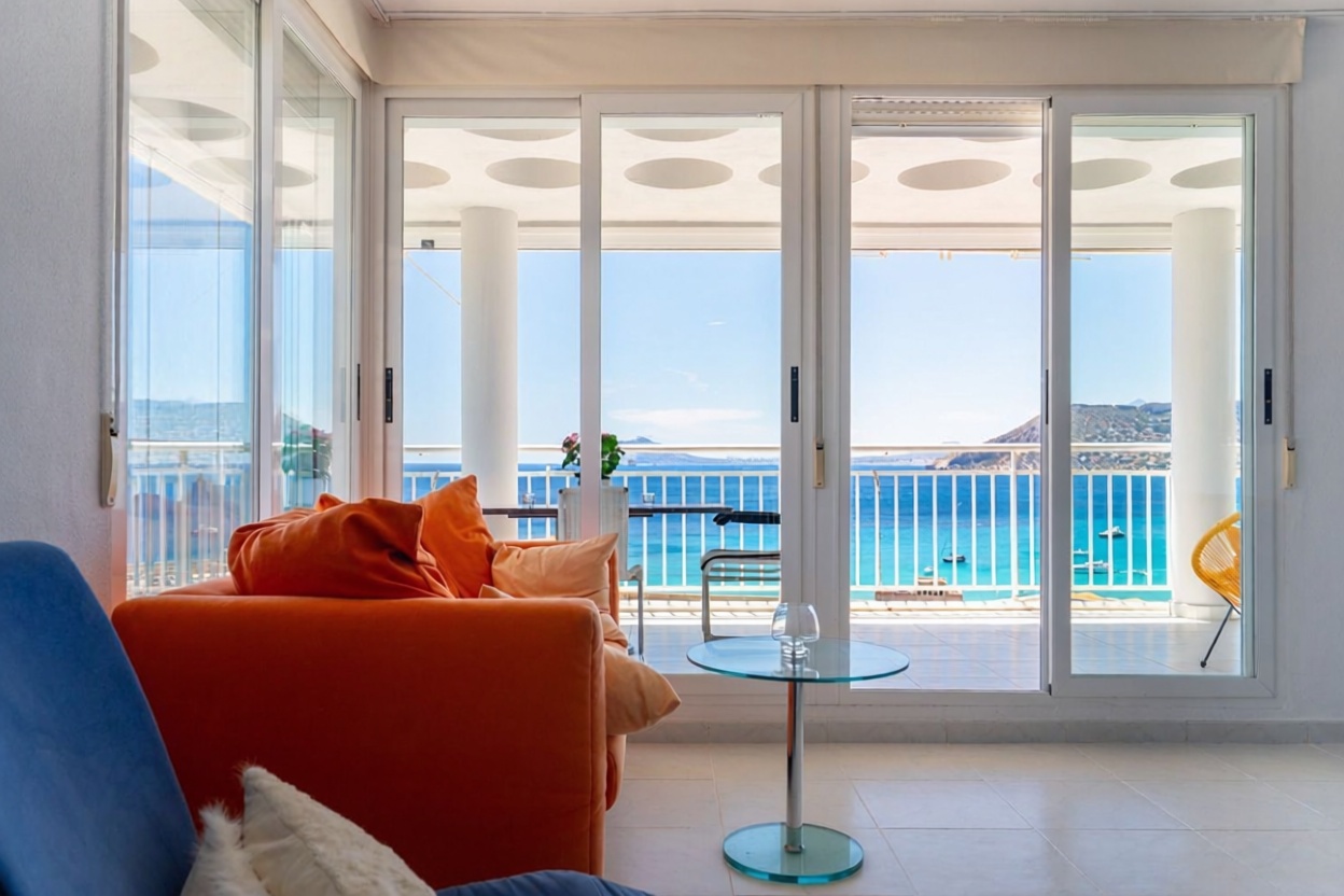Apartamento à venda pé na areia em Calpe — Sala