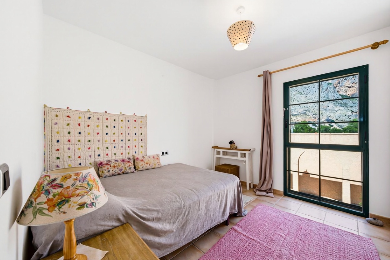 Dúplex en venta en primera línea de playa en Altea — Dormitorio