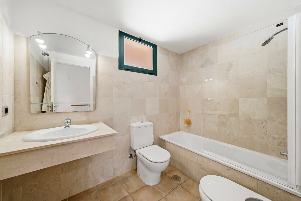 Dúplex en venta en primera línea de playa en Altea — Baño