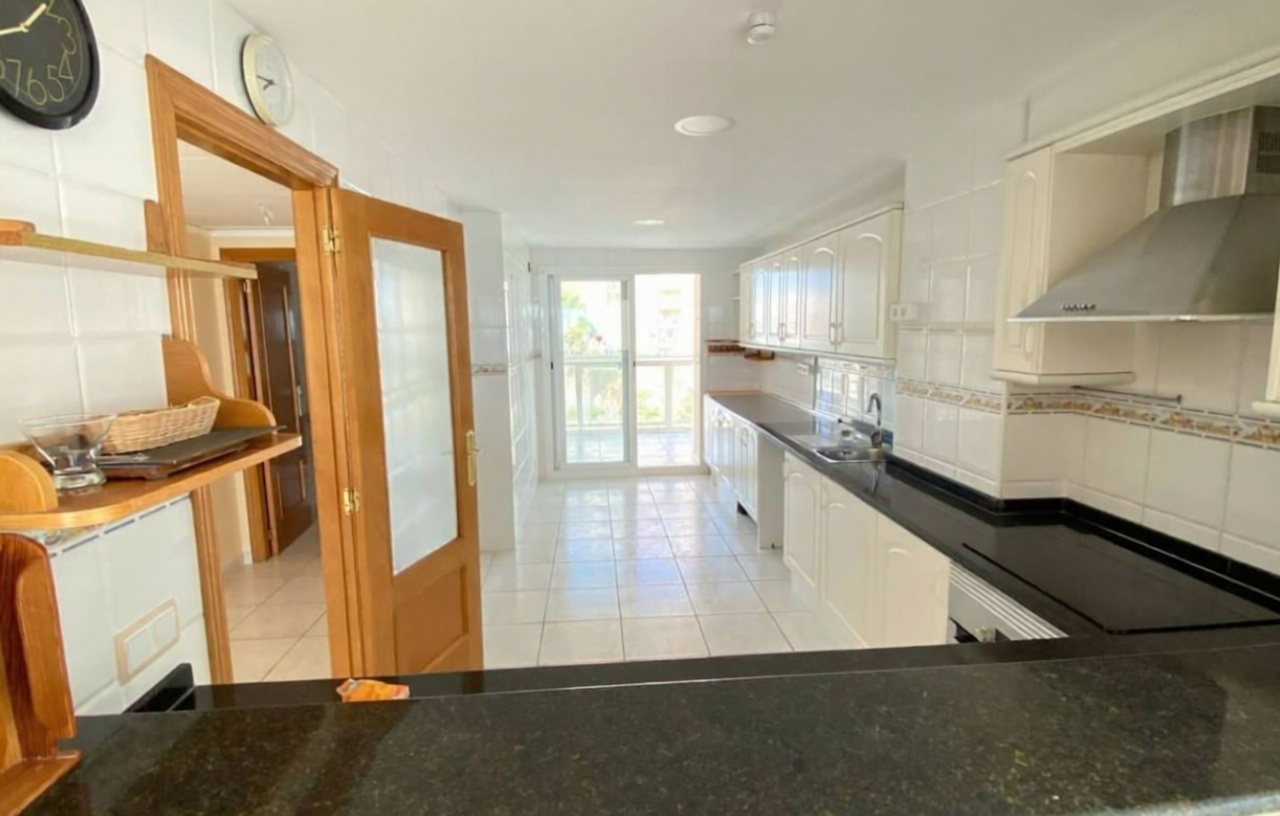 Apartamento à venda pé na areia em Calpe — Cozinha