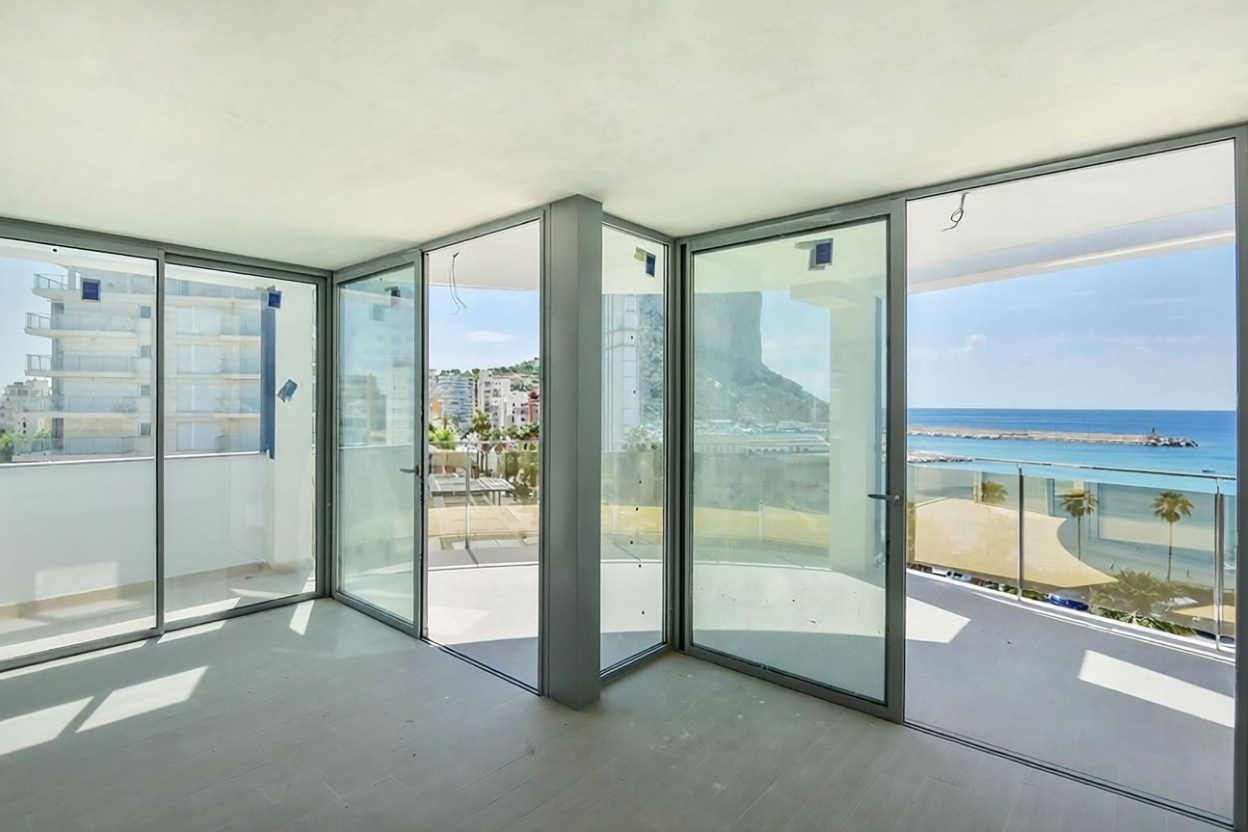 Apartamento à venda pé na areia em Calpe — Sala