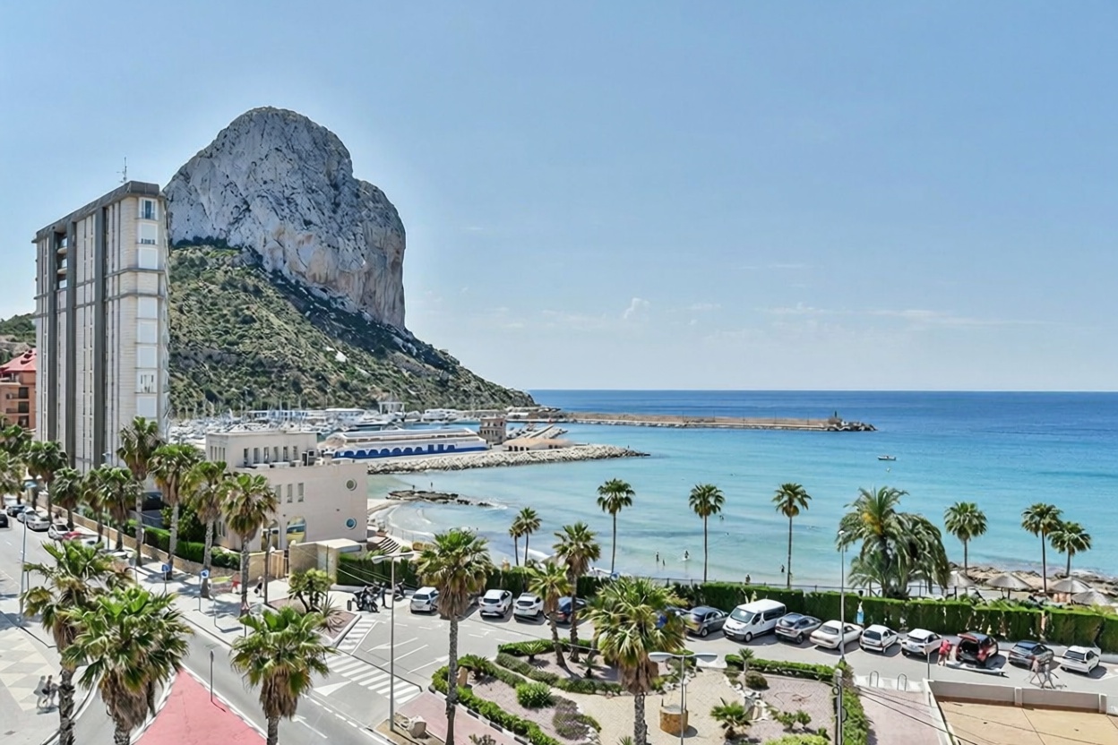 Apartamento à venda pé na areia em Calpe — Vista mar