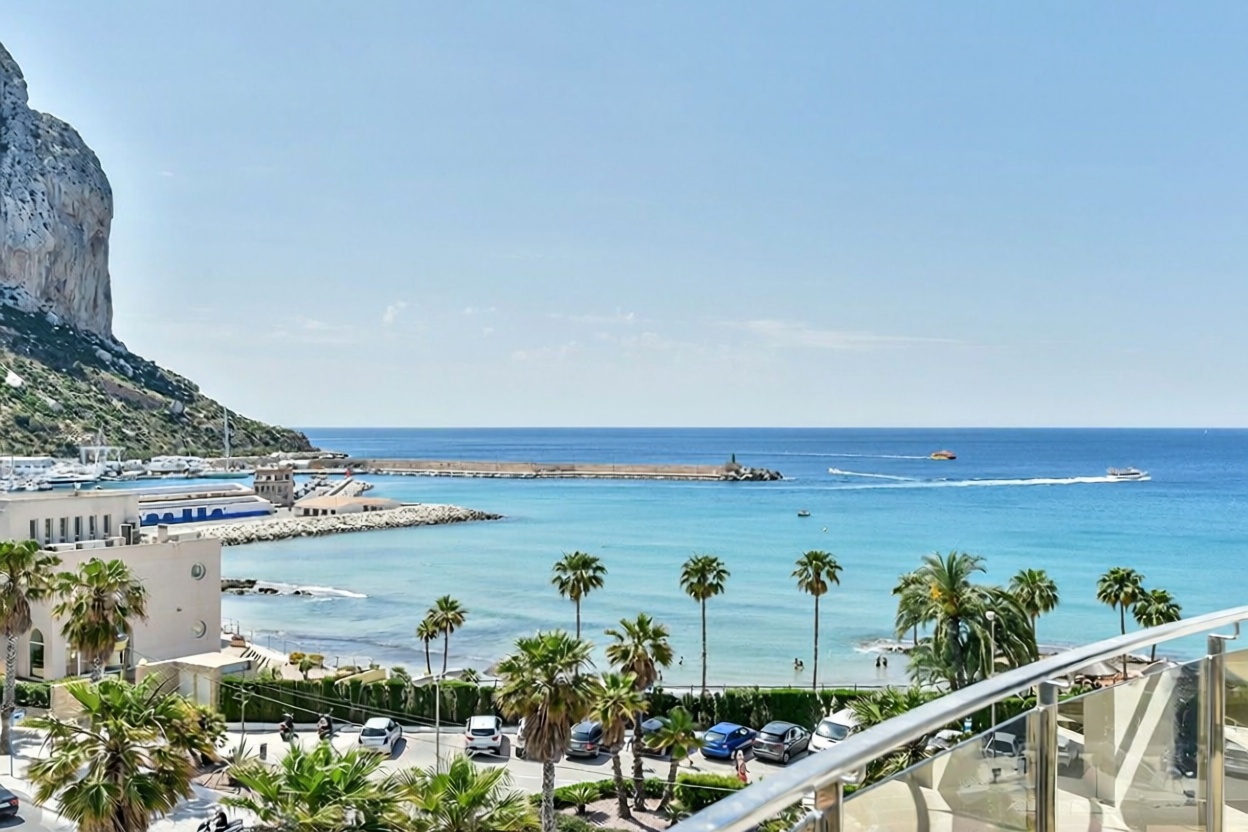 Apartamento à venda pé na areia em Calpe — Vista mar