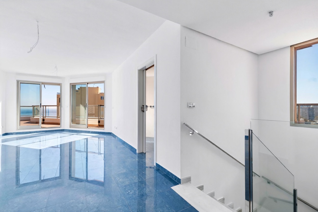 Apartamento à venda pé na areia em Calpe — Sala