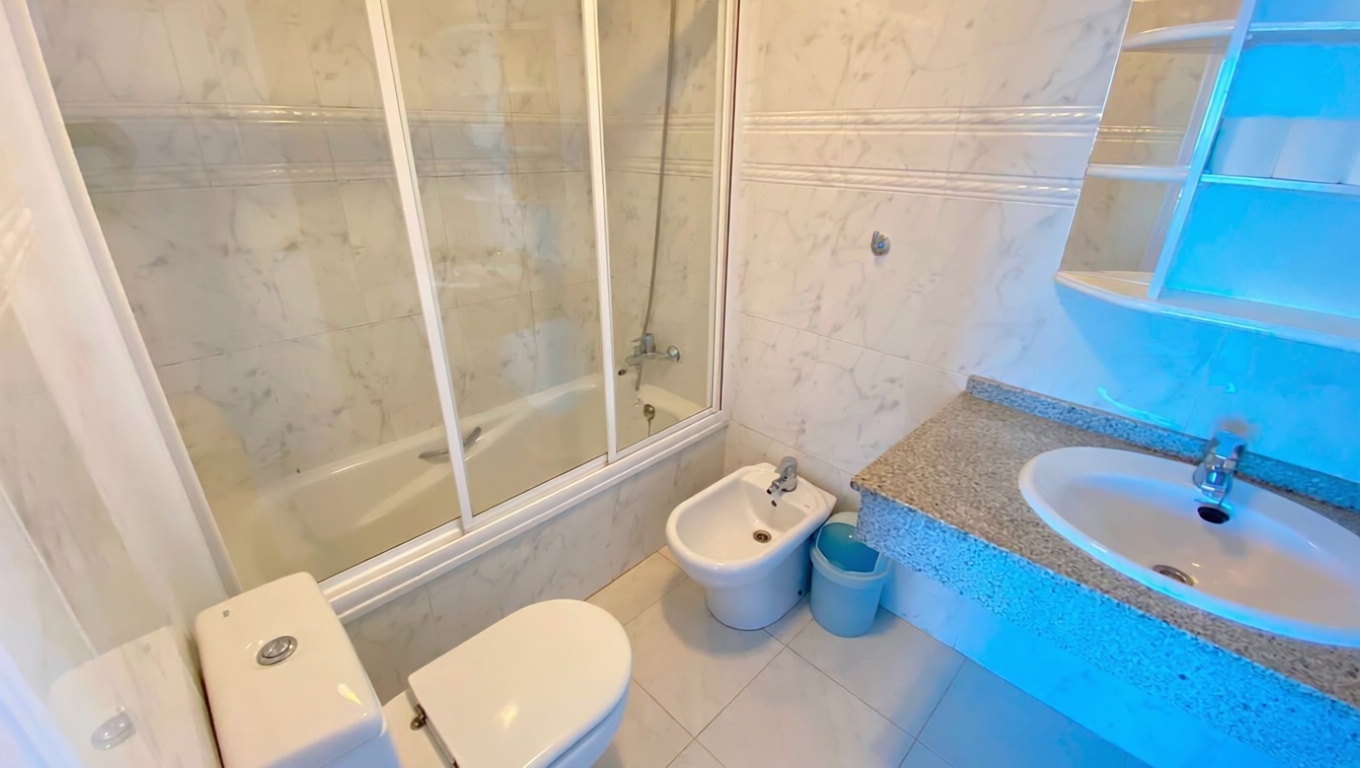 Apartamento à venda pé na areia em Calpe — Casa banho