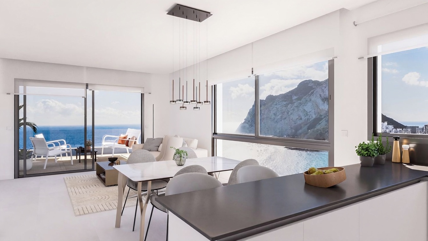 Piso en venta en primera línea de playa en Calpe — Comedor