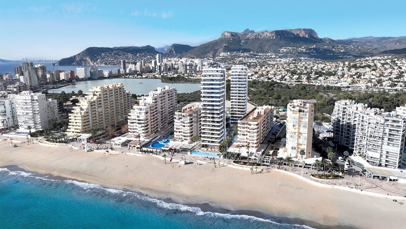 Piso en venta en primera línea de playa en Calpe — Aérea