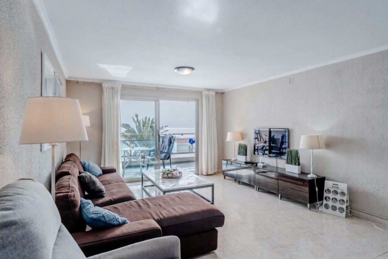 Attic for sale seafront in Calpe — Living room