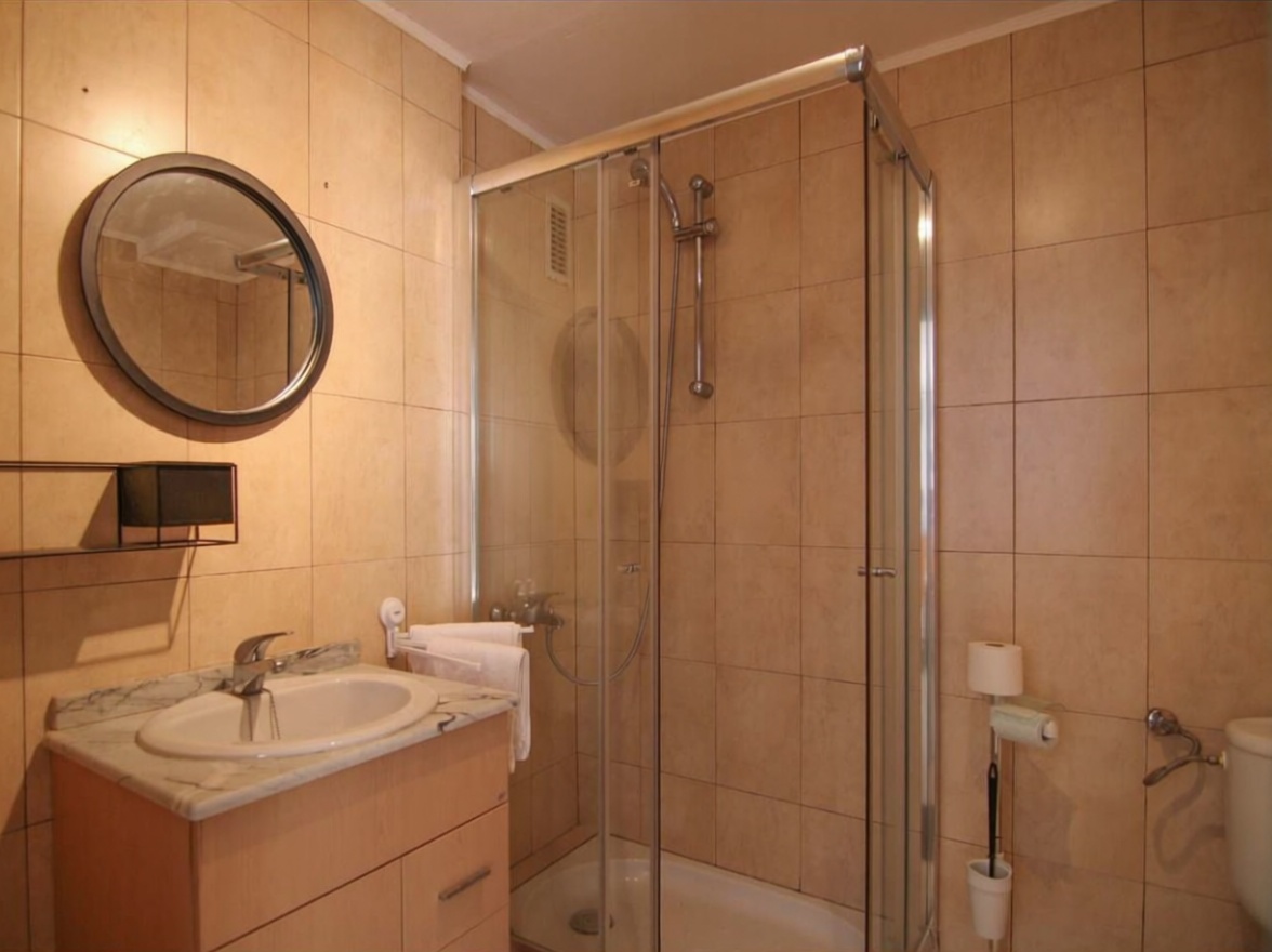 Piso en venta en primera línea de playa en Calpe — Baño