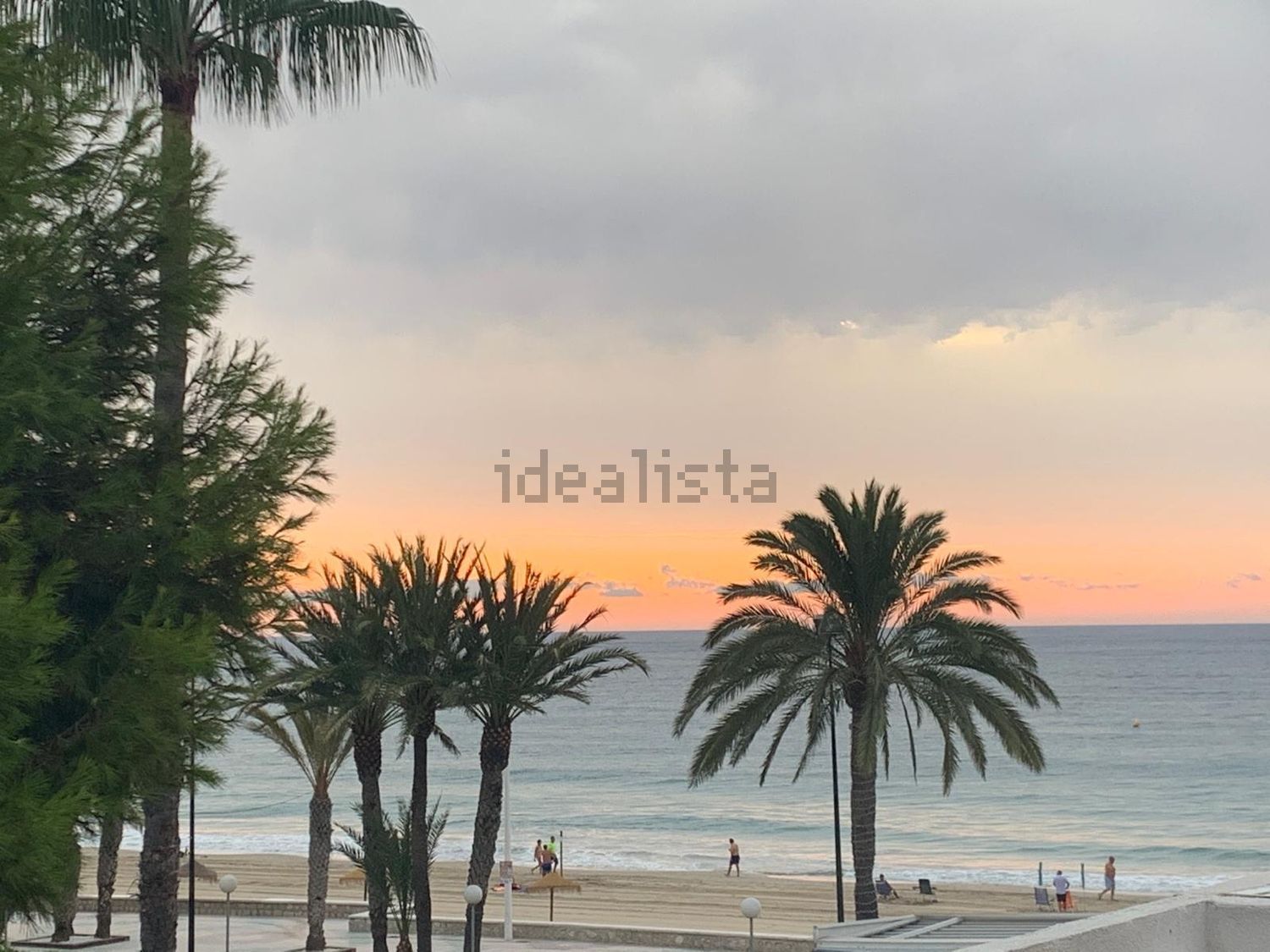 Chalet en venta con acceso directo a la playa en Calpe — Vista mar