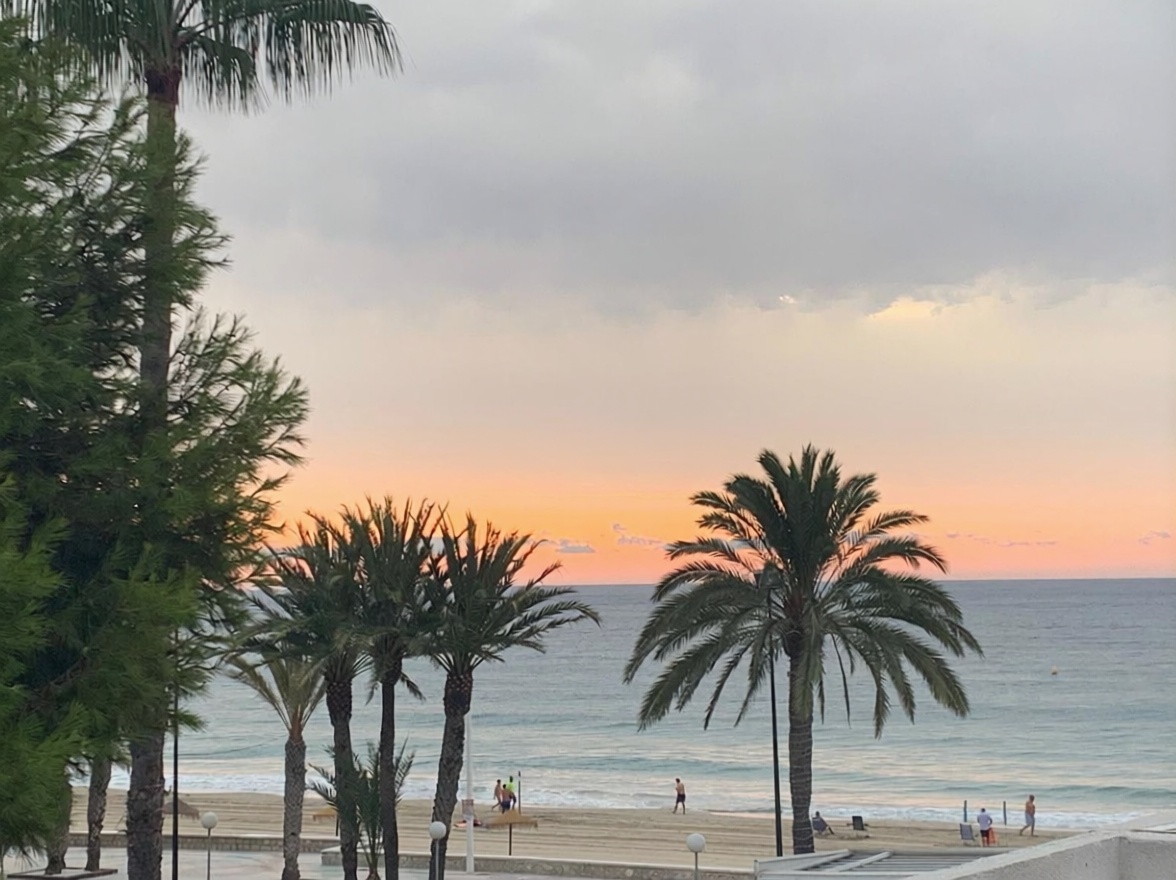 Chalet en venta con acceso directo a la playa en Calpe — Vista mar