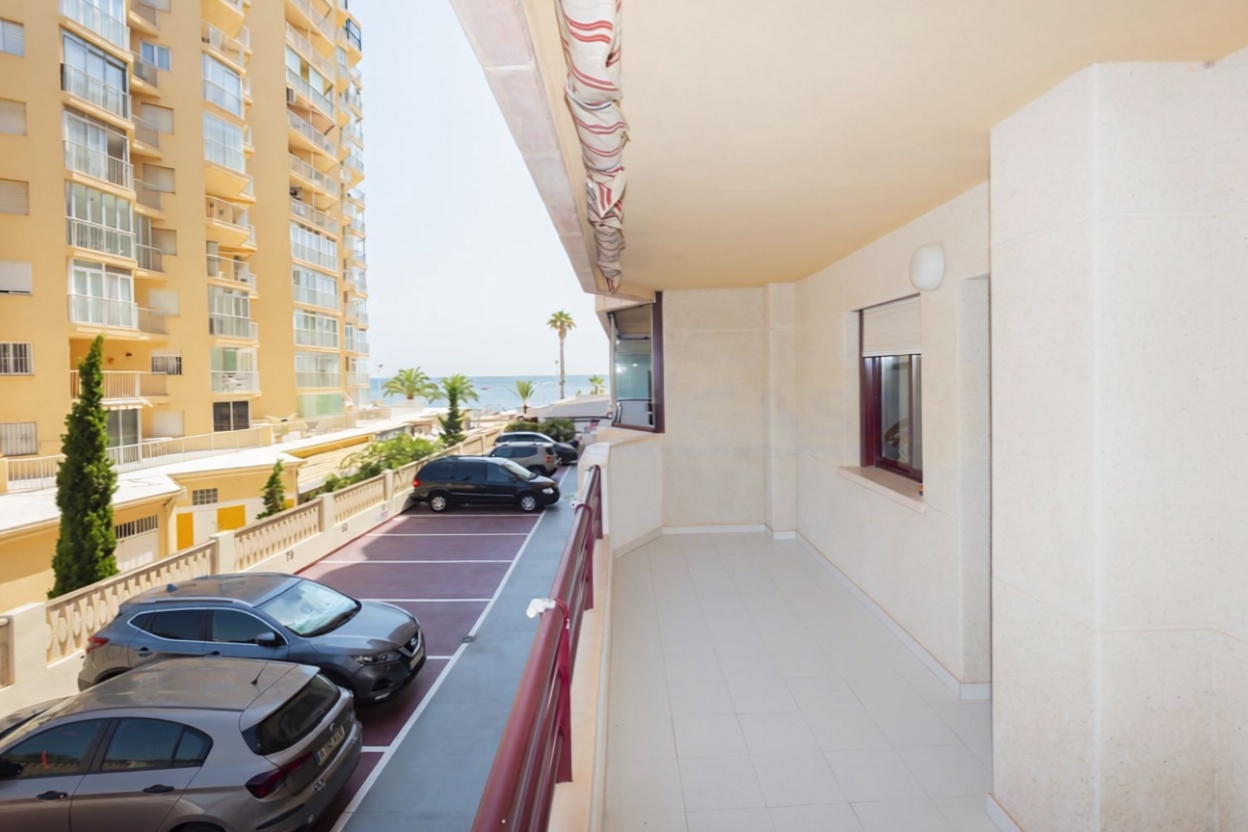 Appartement à vendre pieds dans l'eau à Calpe