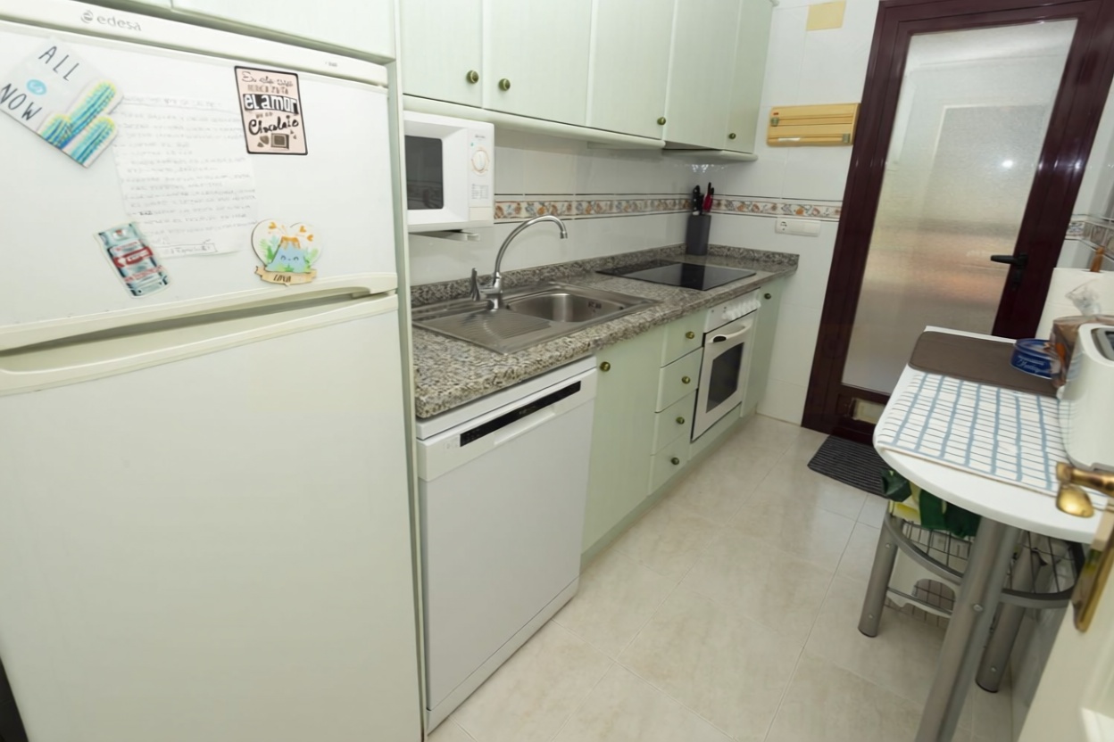 Piso en venta en primera línea de playa en Calpe — Cocina
