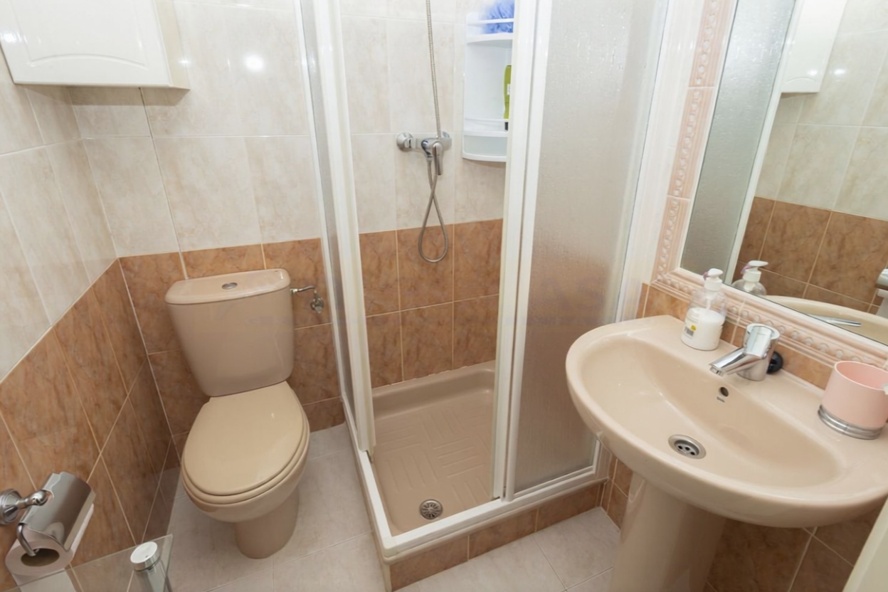Piso en venta en primera línea de playa en Calpe — Baño