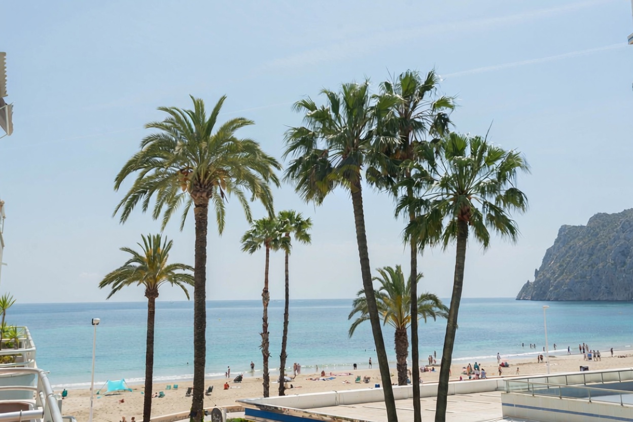 Apartamento à venda pé na areia em Calpe — Vista mar