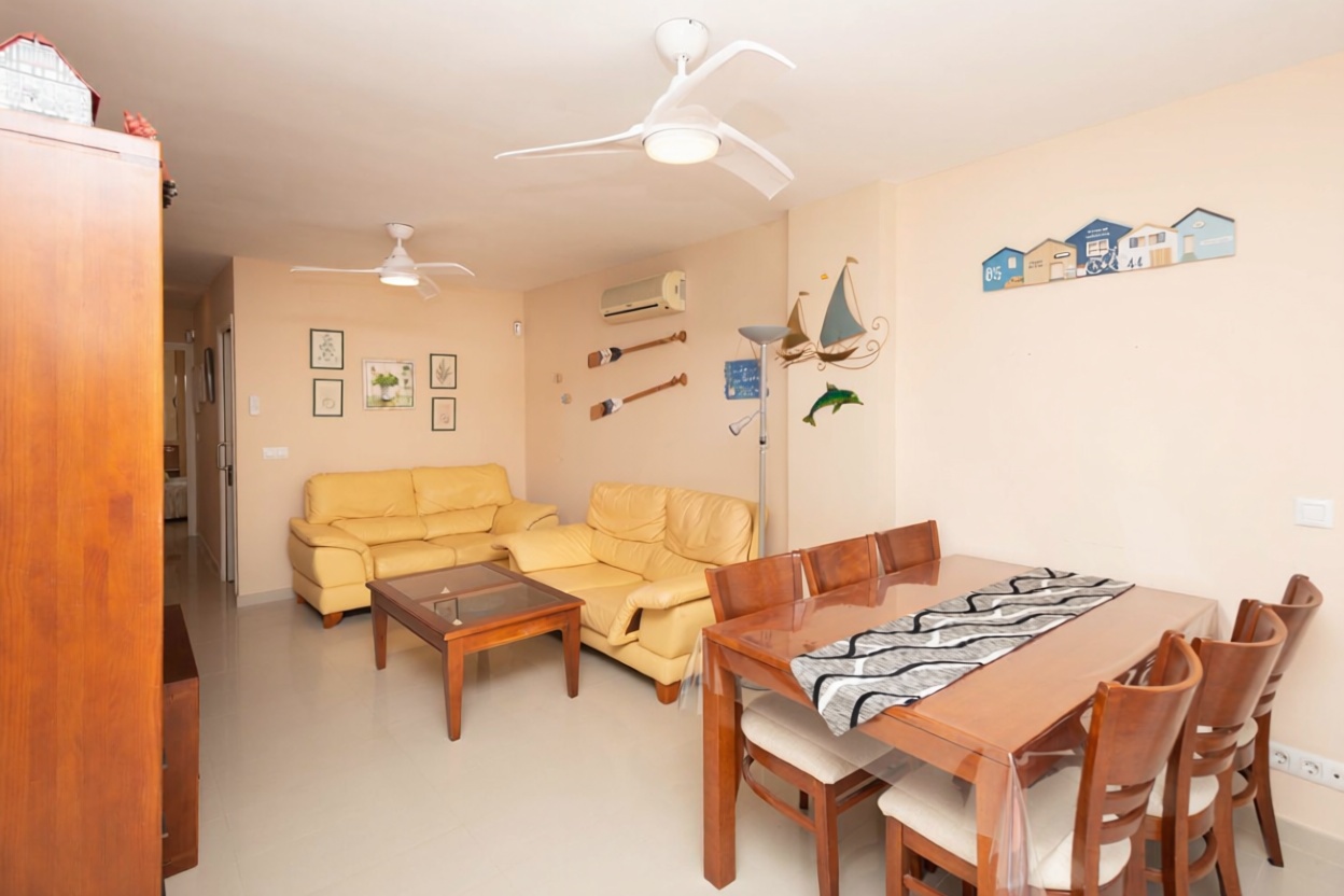 Apartamento à venda pé na areia em Calpe — Sala