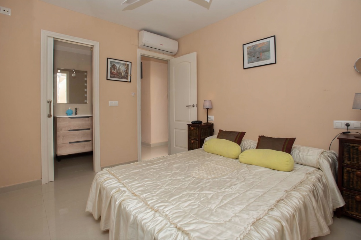 Apartamento à venda pé na areia em Calpe — Quarto