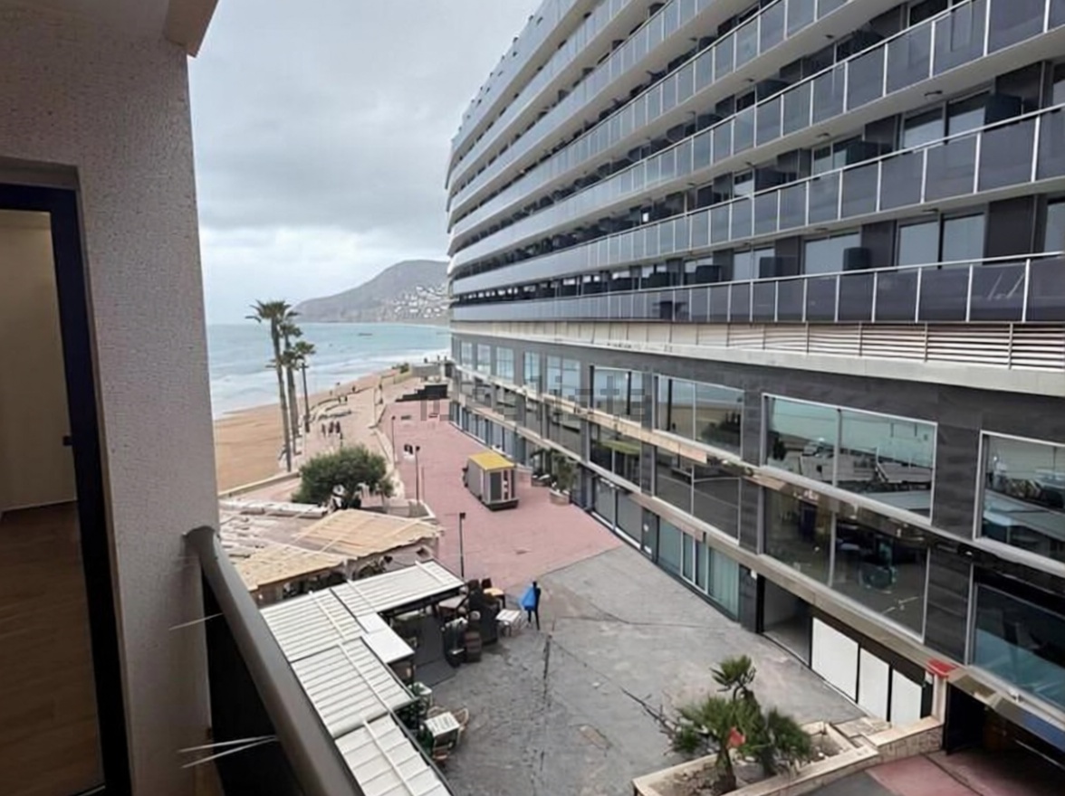 Piso en venta en primera línea de playa en Calpe