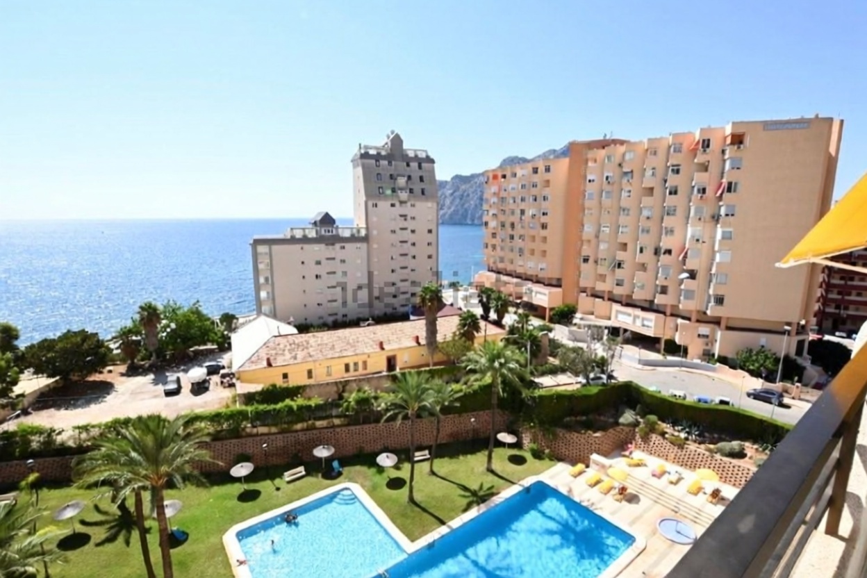 Piso en venta en primera línea de playa en Calpe — Vista mar