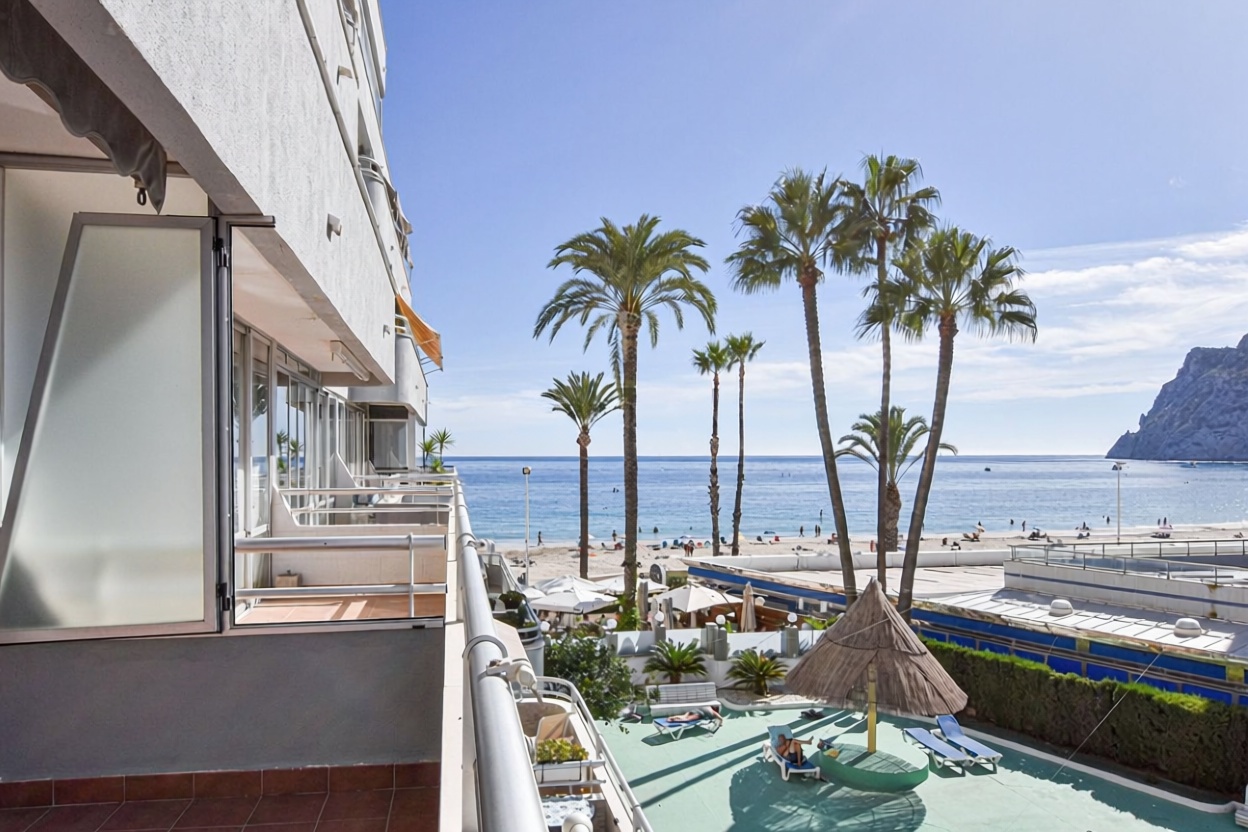 Piso en venta en primera línea de playa en Calpe