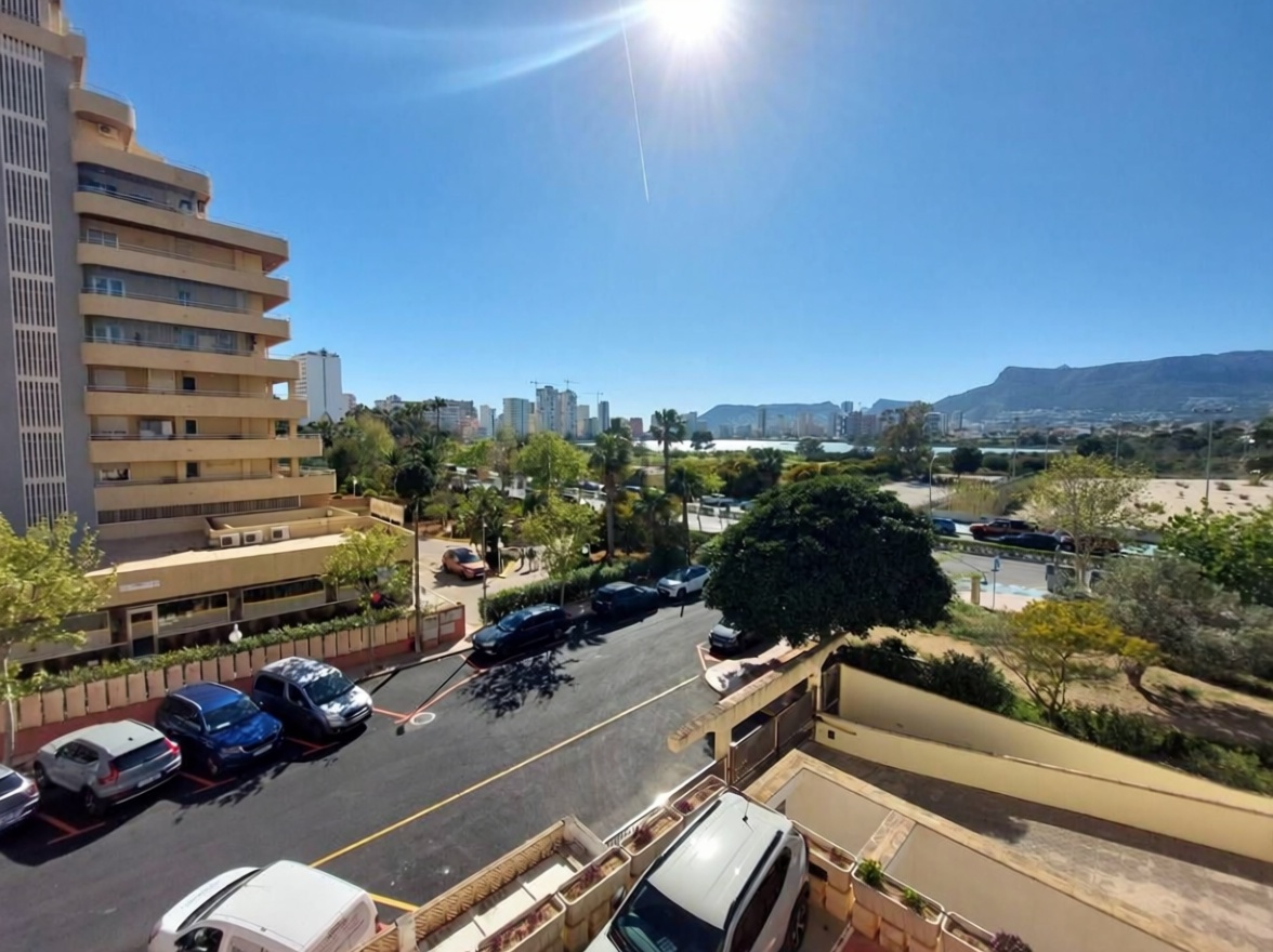 Piso en venta en primera línea de playa en Calpe — Vista mar