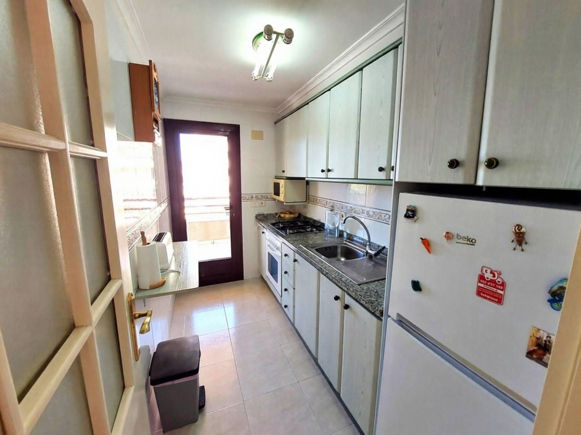 Piso en venta en primera línea de playa en Calpe — Cocina